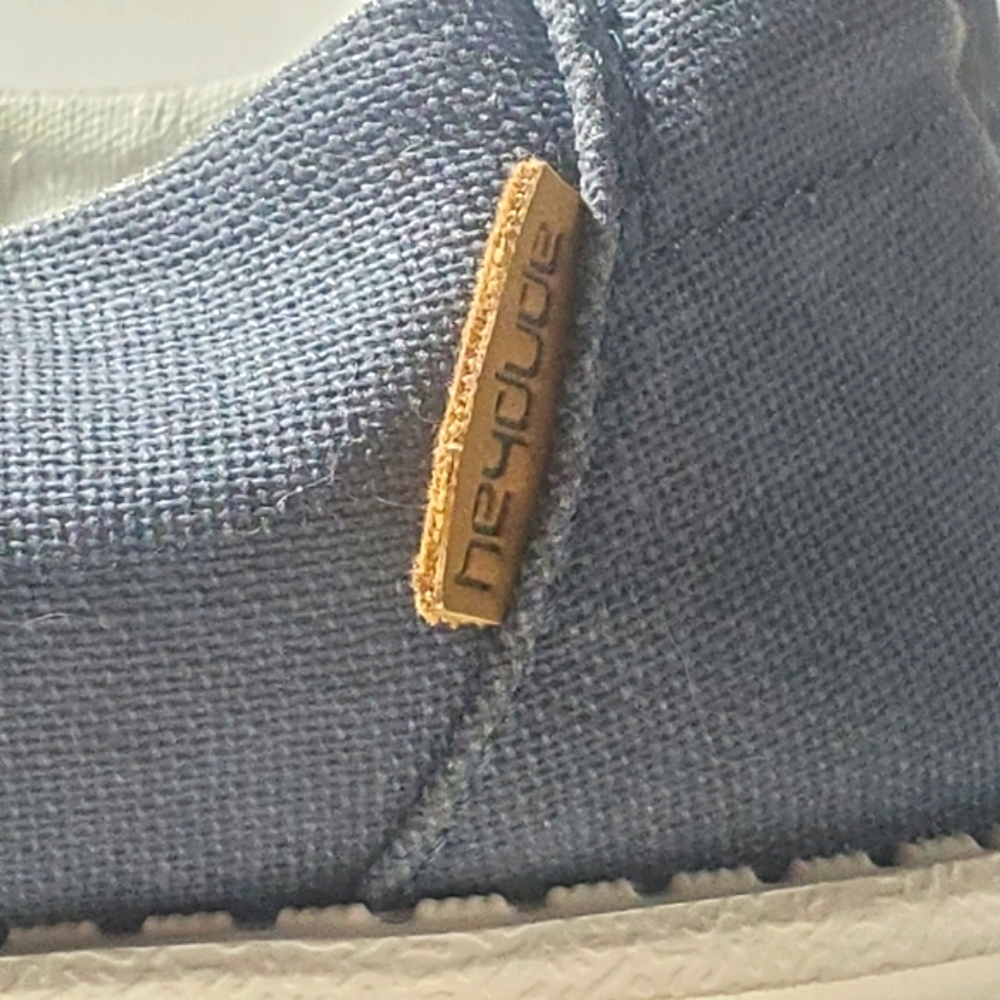 Hey Dude Wendy Linen Women's 8 Chambray Blend Shoes Lightweight Slip On EUC - Picture 4 of 8